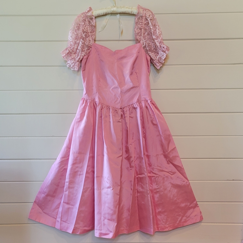 Vintage 1980s Pretty in Pink Vibe Taffeta Party / Prom / Bridesmaid Dress Size 8
